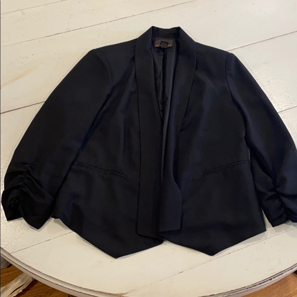 Black blazer with crop sleeves